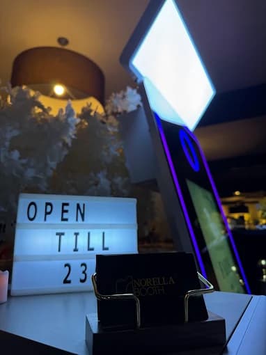 Norella photobooth setup met lichtbak Open till 23